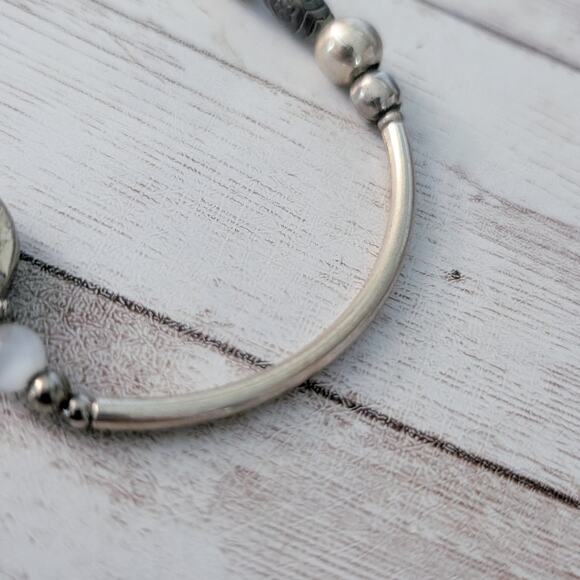 Stretch Bracelet Silver Tone with Cherub Charm - Picture 8 of 8